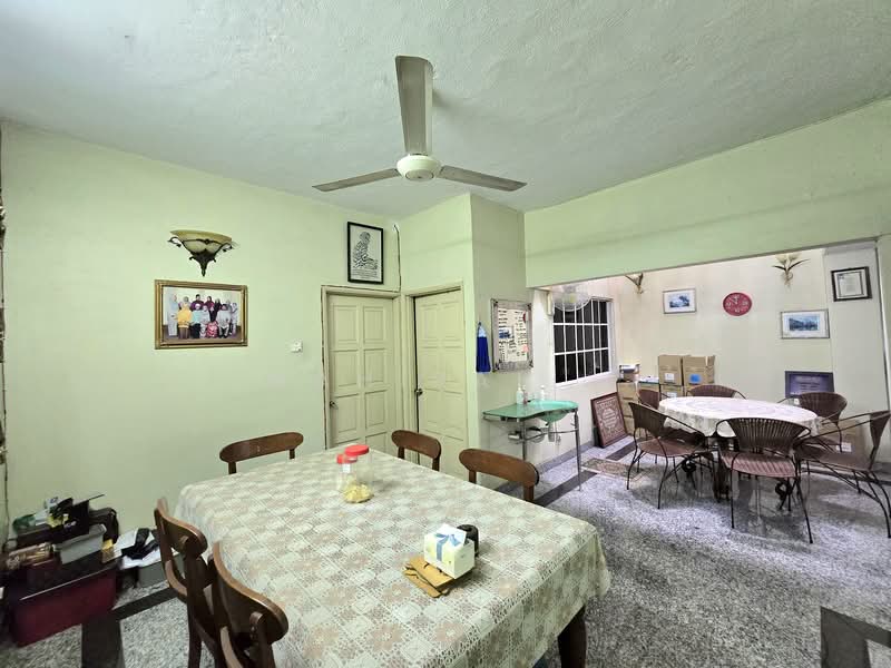 Rumah Teres 2.5 Tingkat untuk Dijual di Seksyen 17 (Petaling Jaya) - Mahirah . - Dining Room - PropertyGuru.com.my