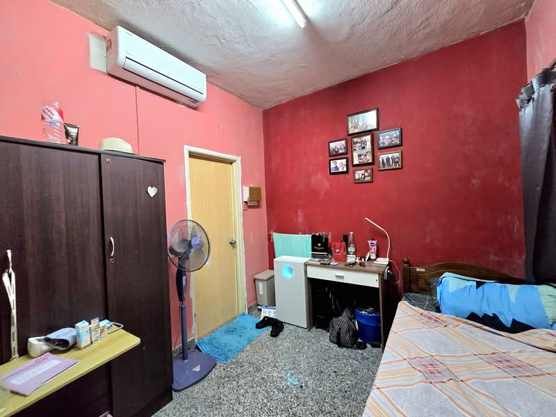 Rumah Teres 2.5 Tingkat untuk Dijual di Seksyen 17 (Petaling Jaya) - Mahirah . - Bedroom - PropertyGuru.com.my