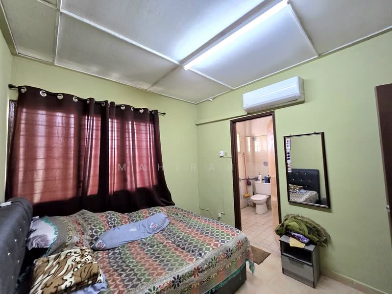 Rumah Teres 2.5 Tingkat untuk Dijual di Seksyen 17 (Petaling Jaya) - Mahirah . - Bedroom - PropertyGuru.com.my