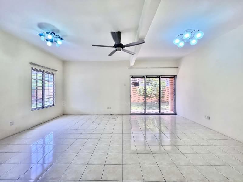 Semi-Detached House for Sale in Bandar Bukit Mahkota (Bangi) - Basri Munir - Living Room - PropertyGuru.com.my