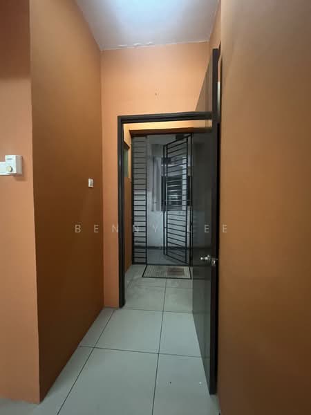 Kondominium untuk Disewa di Mahkota Garden - Benny Lee - Entrance - PropertyGuru.com.my