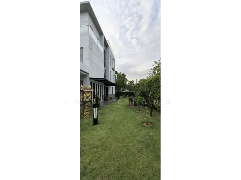Zero-Lot Bungalow for Sale in Lakefront Villa (Cyberjaya) - Josh Chong - Exterior - PropertyGuru.com.my