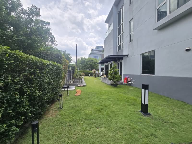 Zero-Lot Bungalow for Sale in Lakefront Villa (Cyberjaya) - Josh Chong - Exterior - PropertyGuru.com.my