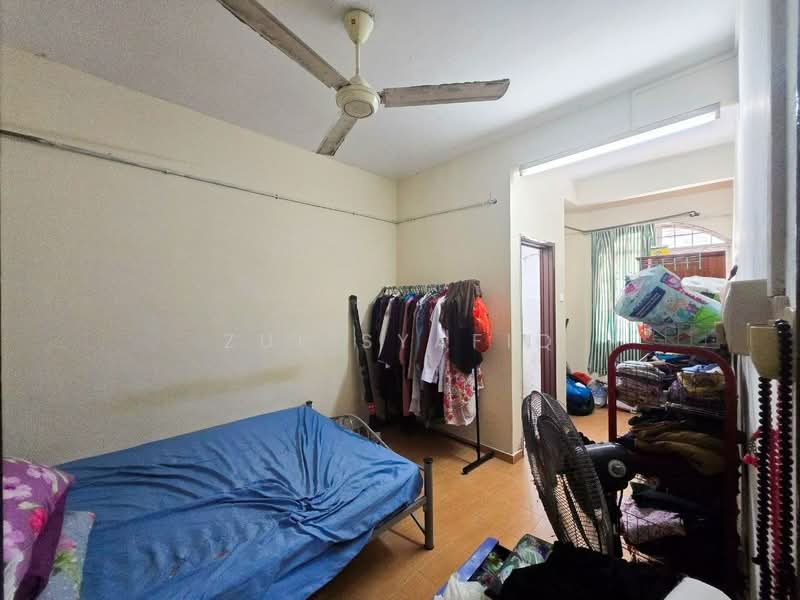Pangsapuri untuk Dijual di Taman Desa Batu Caves - Zul Syafiq - Bedroom - PropertyGuru.com.my