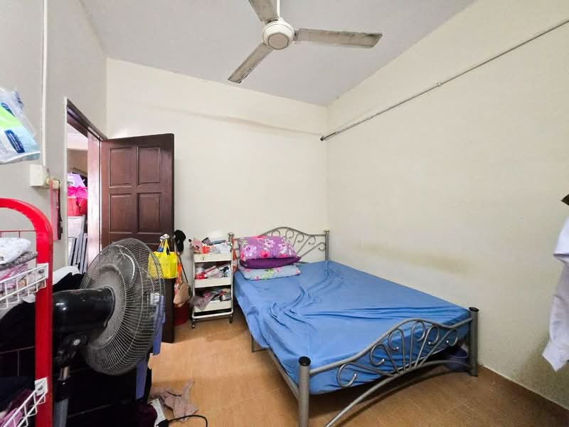 Pangsapuri untuk Dijual di Taman Desa Batu Caves - Zul Syafiq - Bedroom - PropertyGuru.com.my