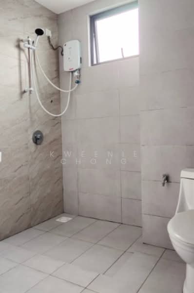 Condominium for Sale at The Holmes 2 - Kweenie Chong - Bathroom - PropertyGuru.com.my
