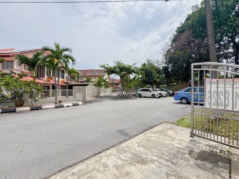 2.5-storey Terraced House for Sale in Taman Equine (Seri Kembangan) - Ilman Nahri - Exterior - PropertyGuru.com.my