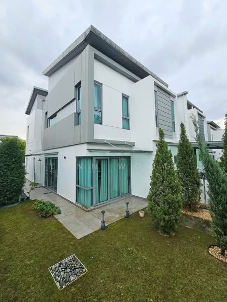 Rumah Berkembar untuk Dijual di Taman Molek (Johor Bahru) - Lynn Wong - Exterior - PropertyGuru.com.my