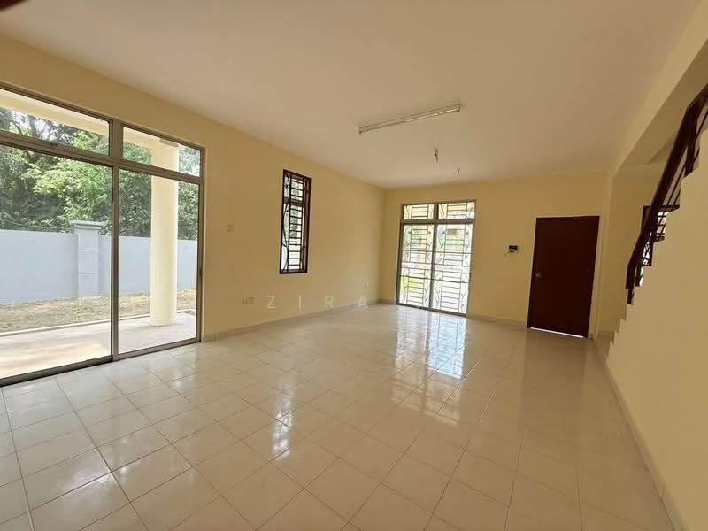 Rumah Teres 2 Tingkat untuk Dijual di Taman Sierra Perdana (Masai) - Zira . - Living Room - PropertyGuru.com.my