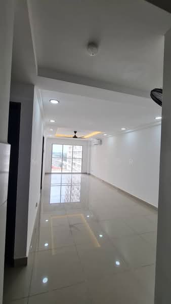 Pangsapuri untuk Disewa di Palm Garden Apartment - Mike Khor - Living Room - PropertyGuru.com.my