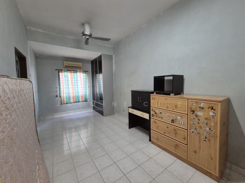 2-storey Terraced House for Rent in Kulai (Johor) - Jasmine Chee - Bedroom - PropertyGuru.com.my
