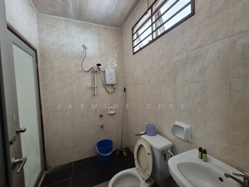 2-storey Terraced House for Rent in Kulai (Johor) - Jasmine Chee - Bathroom - PropertyGuru.com.my