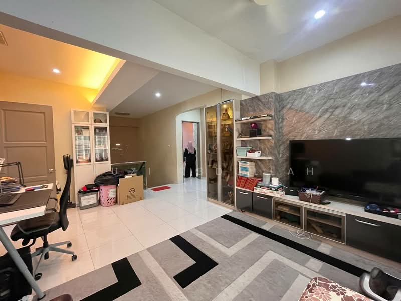 Rumah Berkembar untuk Dijual di D'Kayangan (Shah Alam) - Fauzi Abdullah - Living Room - PropertyGuru.com.my