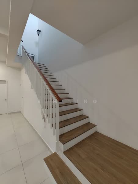 2-storey Terraced House for Rent in Bandar Gamuda Gardens (Rawang) - Kim Ling - Staircase - PropertyGuru.com.my