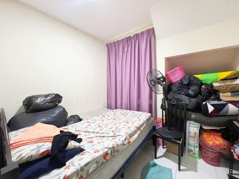 Rumah Berkembar untuk Dijual di Taman Vista Hill (Cheras) - Jeffrey Pang - Bedroom - PropertyGuru.com.my