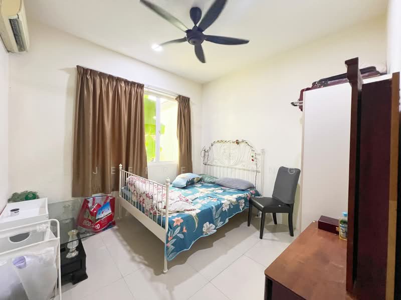 Rumah Berkembar untuk Dijual di Taman Vista Hill (Cheras) - Jeffrey Pang - Bedroom - PropertyGuru.com.my
