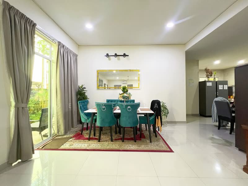 Rumah Berkembar untuk Dijual di Taman Vista Hill (Cheras) - Jeffrey Pang - Dining Room - PropertyGuru.com.my