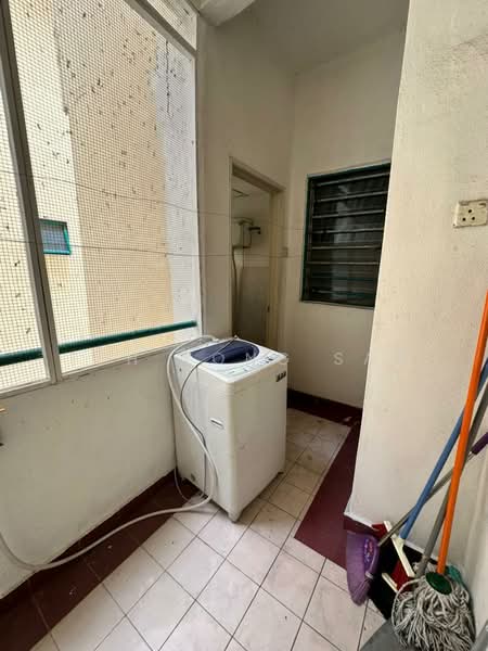 Kondominium untuk Dijual di BBK Condominium - Teh Yong San - Laundry - PropertyGuru.com.my