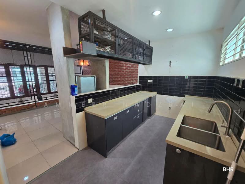 2.5-storey Terraced House for Sale in Bandar Teknologi Kajang (Kajang) - Ammeer Nadzrai - Kitchen - PropertyGuru.com.my