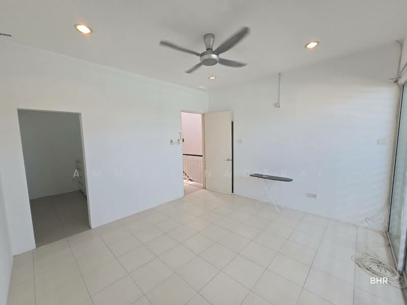 2.5-storey Terraced House for Sale in Bandar Teknologi Kajang (Kajang) - Ammeer Nadzrai - Living Room - PropertyGuru.com.my