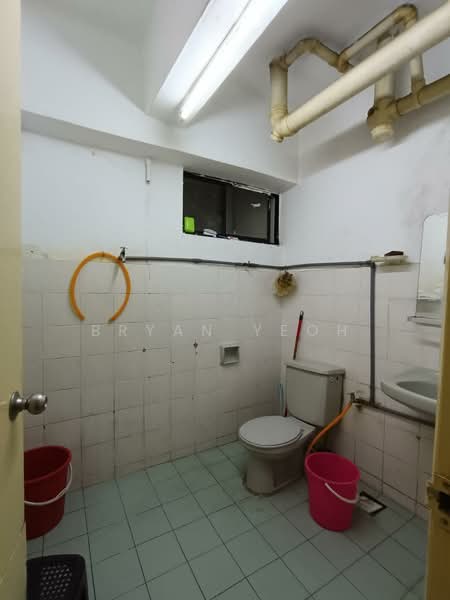 Condominium for Sale at Sri Pelangi Condominiums - Bryan Yeoh - Bathroom - PropertyGuru.com.my