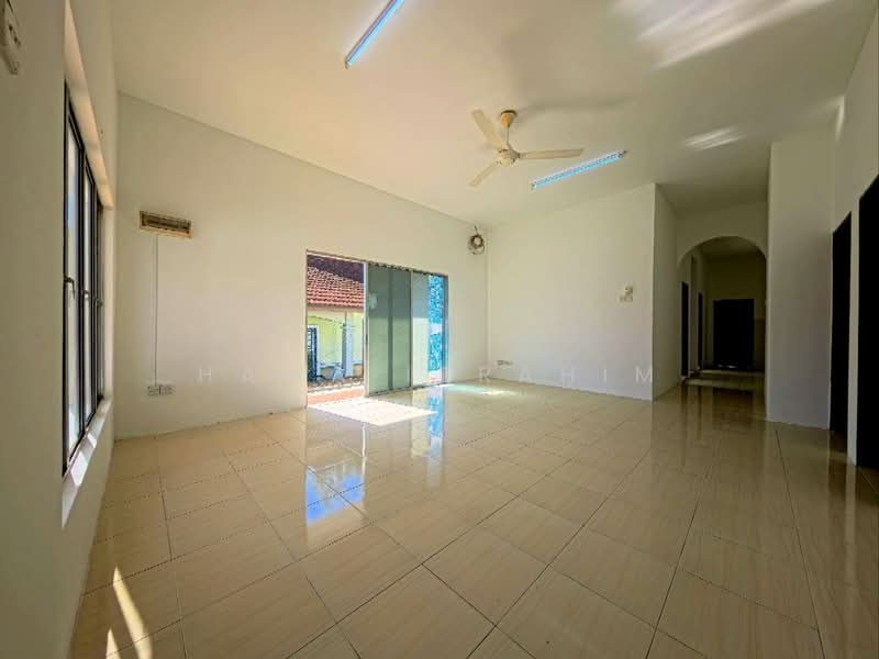 Semi-Detached House for Sale in Bandar Baru Salak Tinggi (Sepang) - Hawa Ibrahim - Living Room - PropertyGuru.com.my