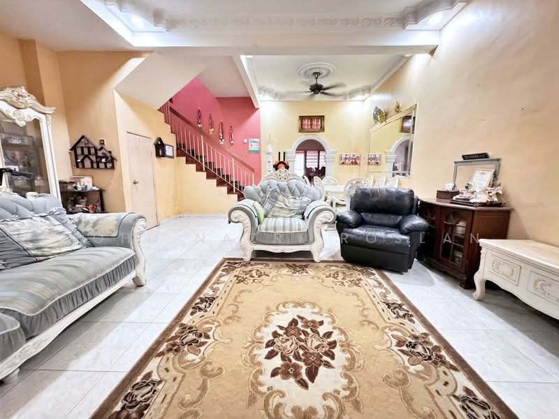 2-storey Terraced House for Sale in Taman Impian Putra (Bangi) - Mohd Nazri Roslan - Living Room - PropertyGuru.com.my