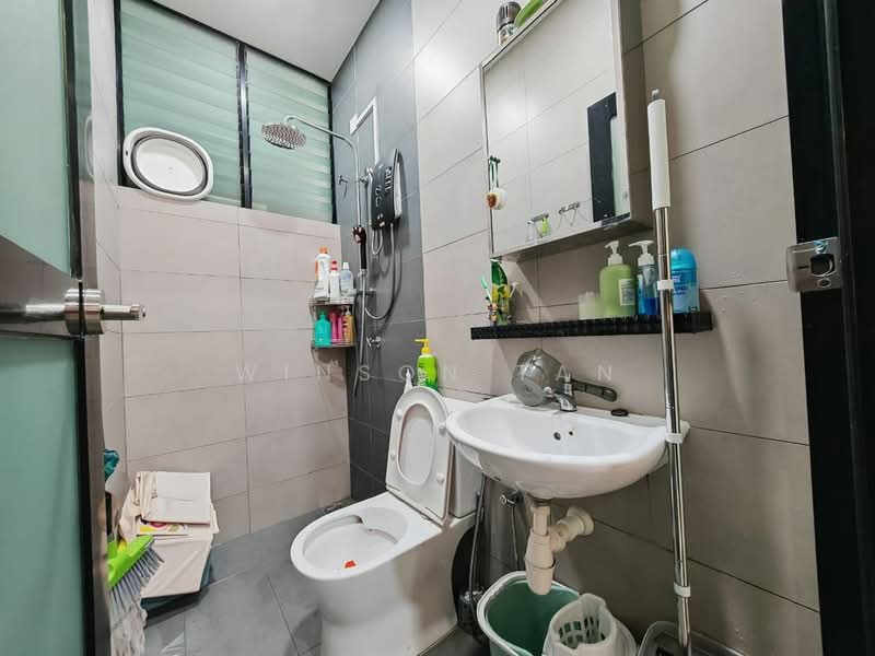Rumah Teres 2 Tingkat untuk Dijual di Bandar Seri Alam (Masai) - Winson Tan - Bathroom - PropertyGuru.com.my