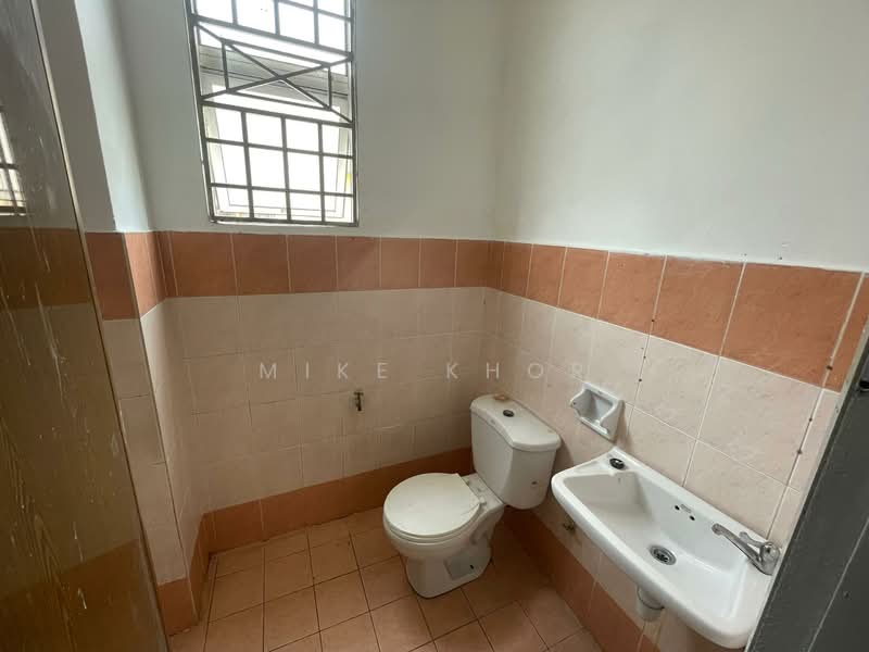 Apartment for Rent at Bayu Villa - Mike Khor - Bathroom - PropertyGuru.com.my