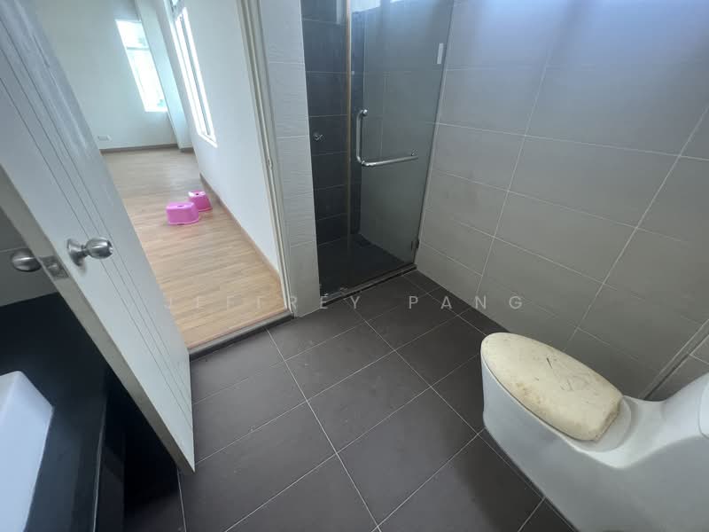 Semi-Detached House for Sale in Cheras (Selangor) - Jeffrey Pang - Bathroom - PropertyGuru.com.my