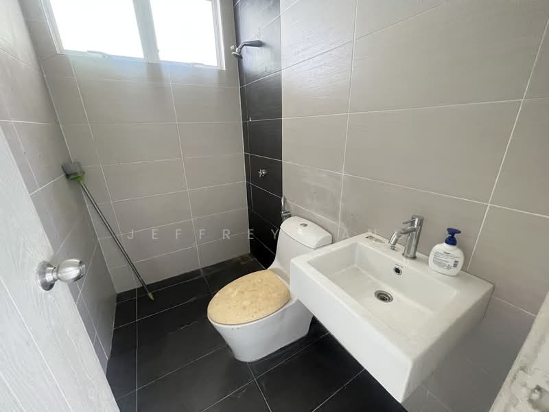 Semi-Detached House for Sale in Cheras (Selangor) - Jeffrey Pang - Bathroom - PropertyGuru.com.my