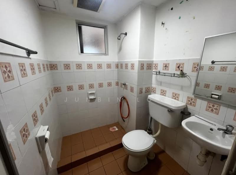 2-storey Terraced House for Sale in Bandar Kinrara Seksyen 5 (Bandar Kinrara) - Junbin Low - Bathroom - PropertyGuru.com.my