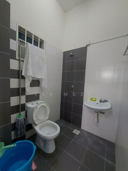 Semi-Detached House for Sale in Sri Klebang (Chemor) - Lee Muzi - Bathroom - PropertyGuru.com.my