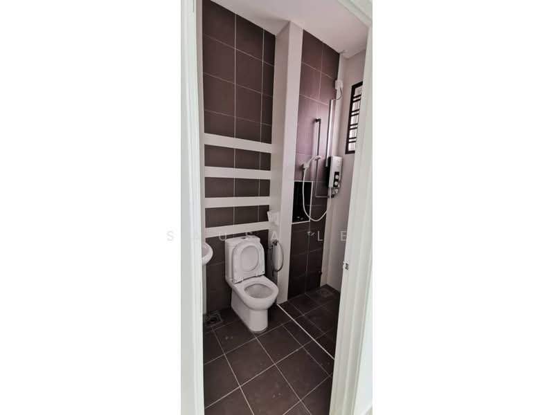 Rumah Teres 2 Tingkat untuk Dijual di Taman Seri Austin (Tebrau) - Sausa Lee - Bathroom - PropertyGuru.com.my