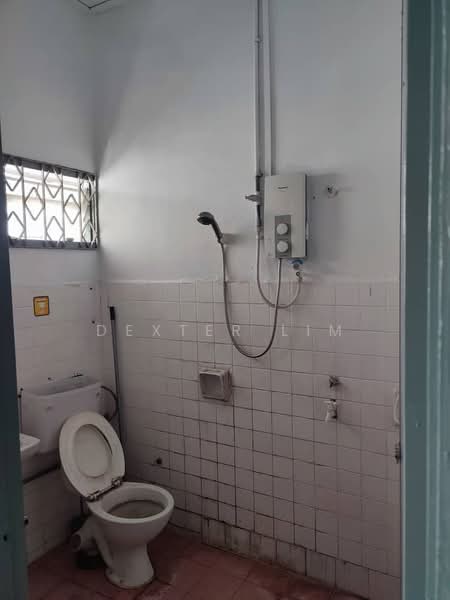 Rumah Teres 2 Tingkat untuk Disewa di Johor Bahru (Johor) - Dexter Lim - Bathroom - PropertyGuru.com.my
