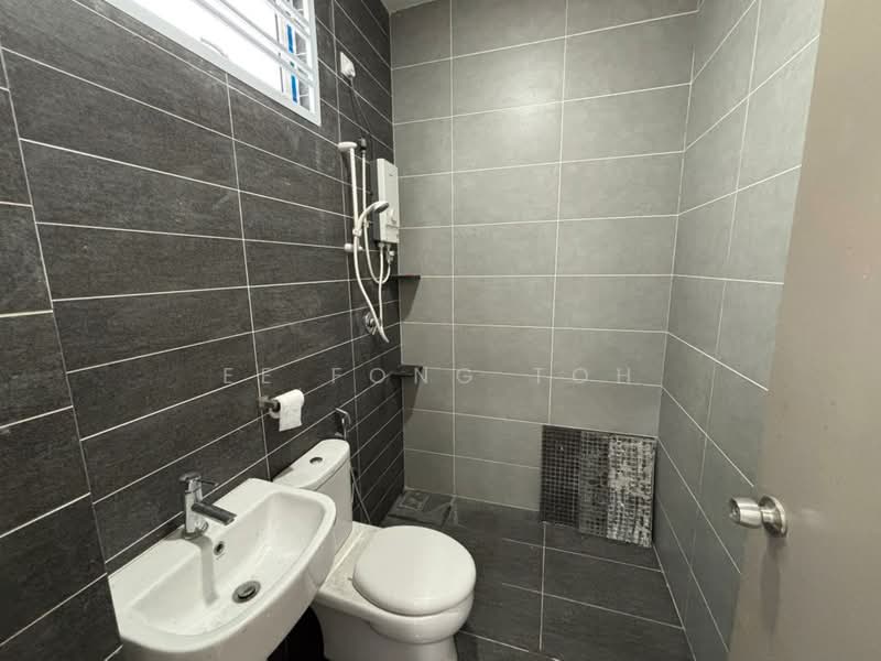 2-storey Terraced House for Sale in Taman Seri Austin (Tebrau) - Ee Fong Toh - Bathroom - PropertyGuru.com.my
