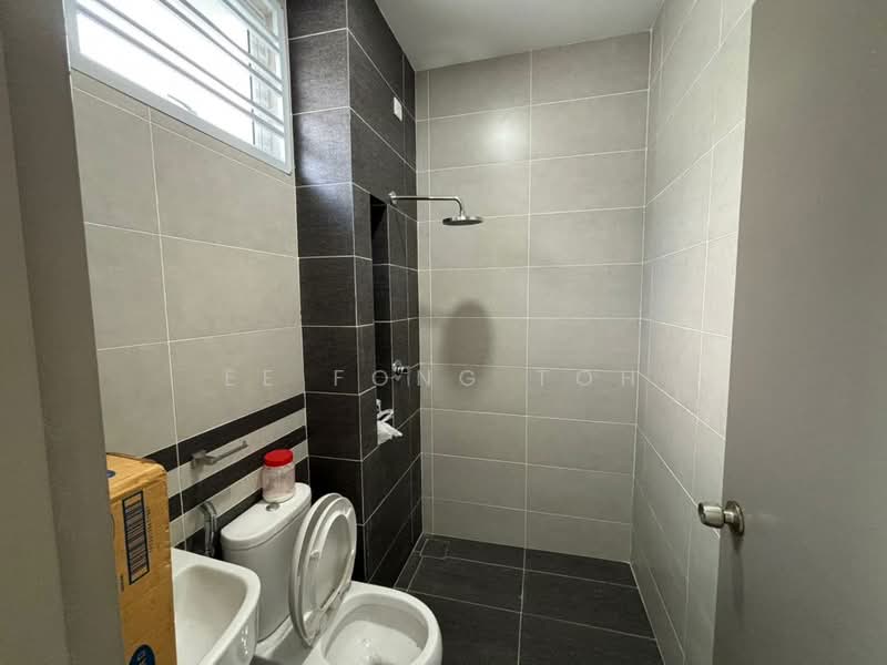 2-storey Terraced House for Sale in Taman Seri Austin (Tebrau) - Ee Fong Toh - Bathroom - PropertyGuru.com.my