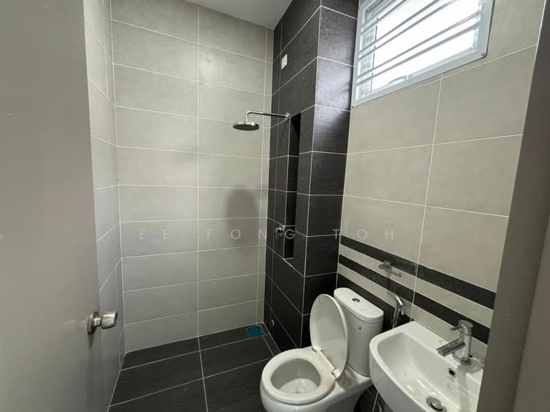 2-storey Terraced House for Sale in Taman Seri Austin (Tebrau) - Ee Fong Toh - Bathroom - PropertyGuru.com.my
