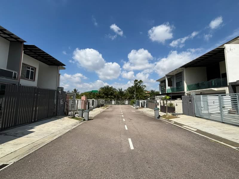 2-storey Terraced House for Sale in Taman Seri Austin (Tebrau) - Ee Fong Toh - Exterior - PropertyGuru.com.my