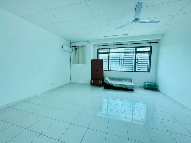 Rumah Teres 2 Tingkat untuk Dijual di Taman Mount Austin (Tebrau) - Ee Fong Toh - Living Room - PropertyGuru.com.my