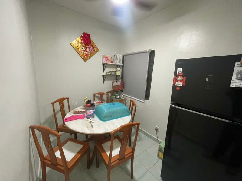 2-storey Terraced House for Sale in Taman Teluk Gedung Indah (Klang) - Mike Khor - Dining Room - PropertyGuru.com.my