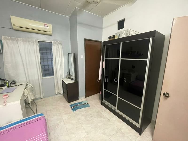 2-storey Terraced House for Sale in Taman Teluk Gedung Indah (Klang) - Mike Khor - Bedroom - PropertyGuru.com.my