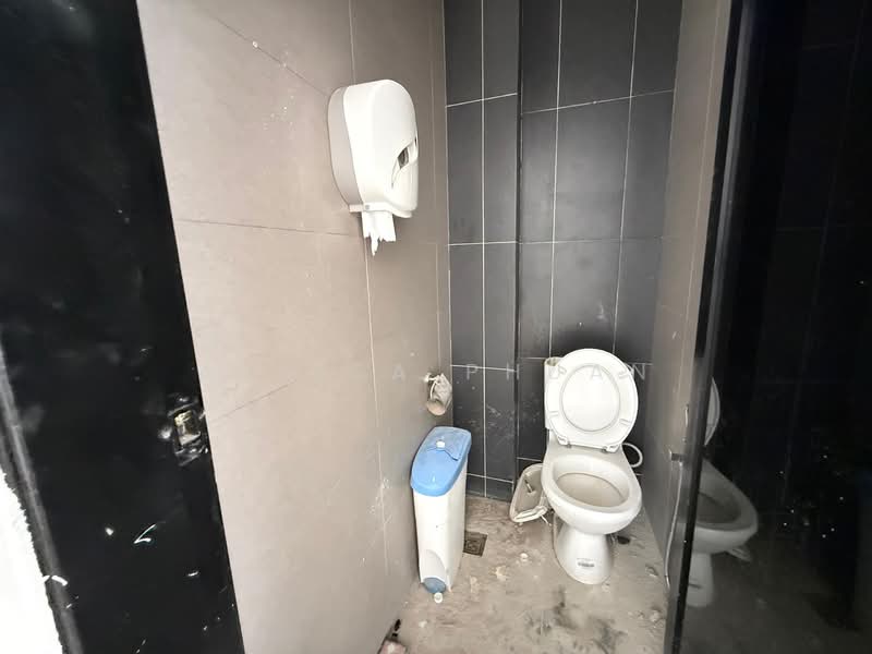 Kedai untuk Disewa di Tanjung Tokong (Penang) - Arissa Phuan - Bathroom - PropertyGuru.com.my