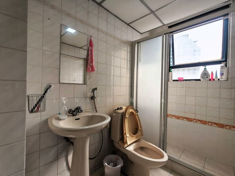 Condominium for Sale at Mont Kiara Pines - Jonathan Raj - Bathroom - PropertyGuru.com.my