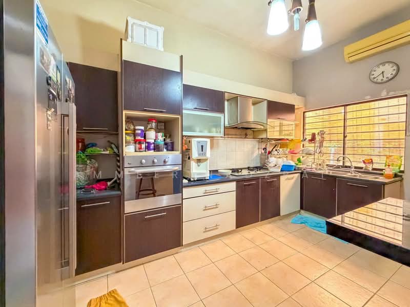 2-storey Terraced House for Sale in Bandar Nusaputra (Puchong) - Ammeer Nadzrai - Kitchen - PropertyGuru.com.my