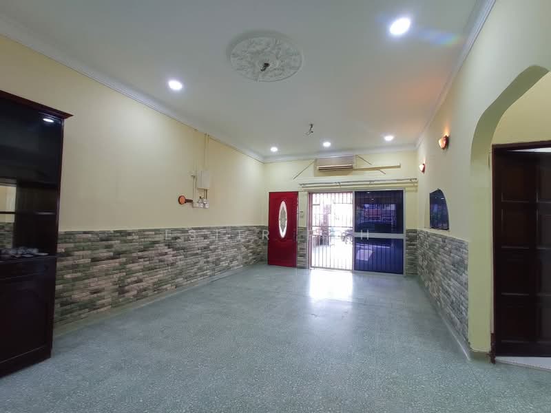 Rumah Berkembar untuk Dijual di Seremban (Negeri Sembilan) - Ester Poh. - Living Room - PropertyGuru.com.my