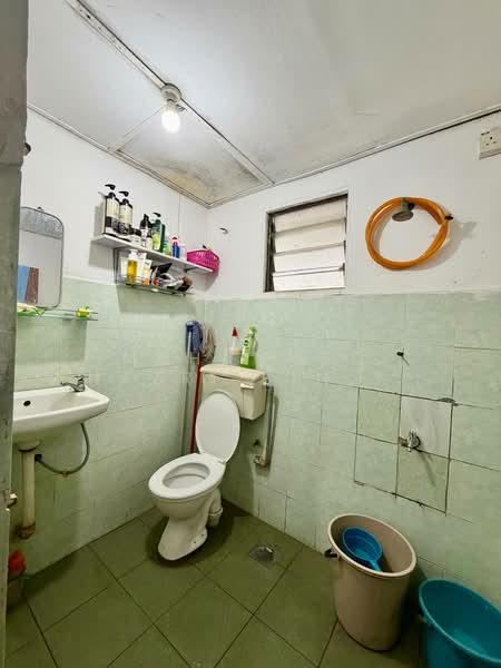 1-storey Terraced House for Sale in Taman Orkid (Klang) - Muhammed Nazri bin Mustapha - Bathroom - PropertyGuru.com.my