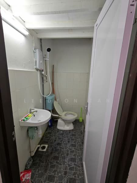 Kedai / Pejabat untuk Dijual di Taman Maluri (Cheras) - Leedeon Tan - Bathroom - PropertyGuru.com.my