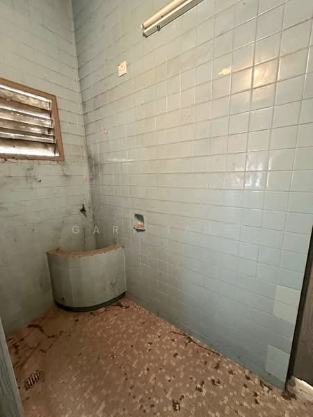 1-storey Terraced House for Sale in Taman Bendahara (Ipoh) - Gary Tang - Bathroom - PropertyGuru.com.my