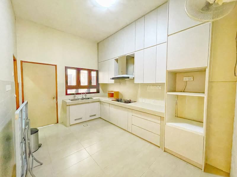 2-storey Terraced House for Sale in Bandar Nusaputra (Puchong) - Ammeer Nadzrai - Kitchen - PropertyGuru.com.my